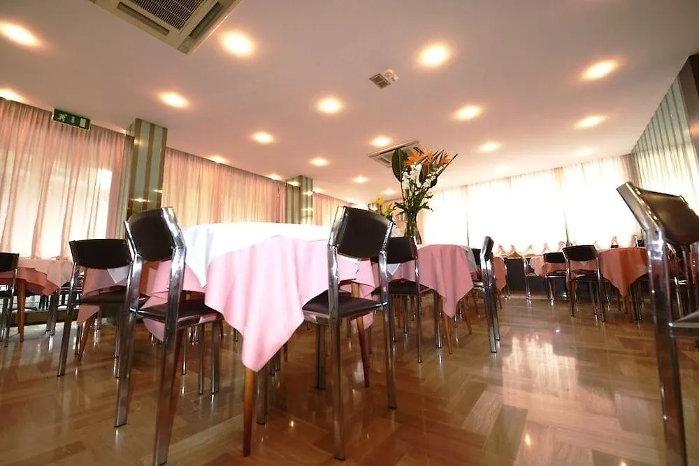 Hotel Trocadero Riccione 2*,