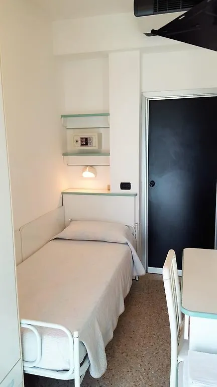 Hotel Trocadero Riccione 2*,