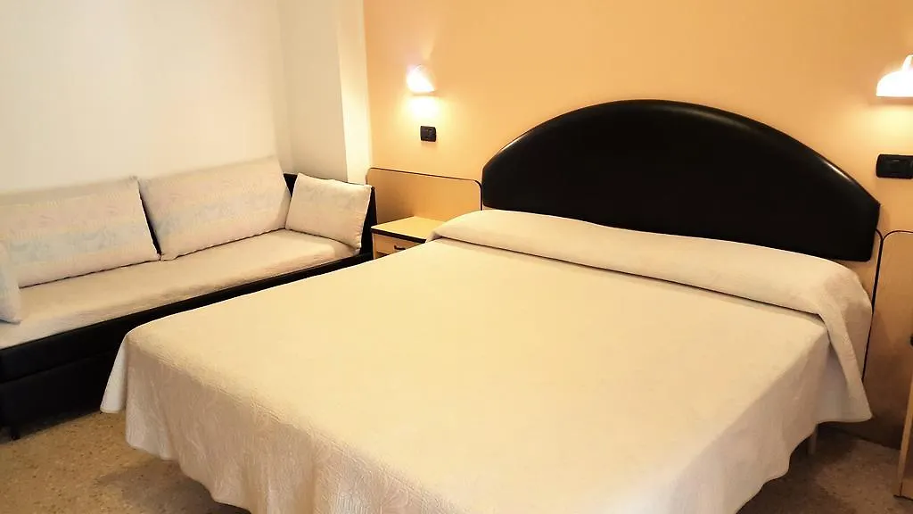 Hotel Trocadero Riccione 2*,