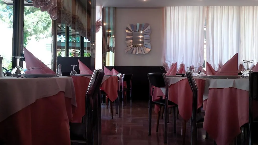 Hotel Trocadero Riccione 2*,